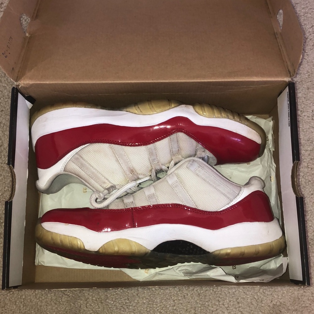 Jordan 11 low cherry